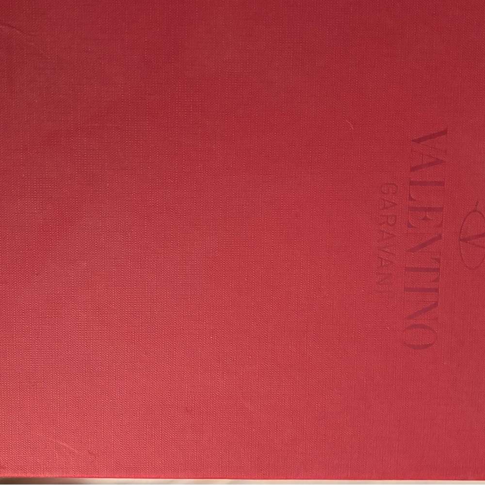 Valentino Garavani Red Embossed Logo Lid